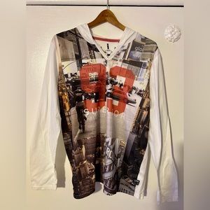 Men’s buffalo jeans, hooded, long sleeve, shirt size large. Great condition.